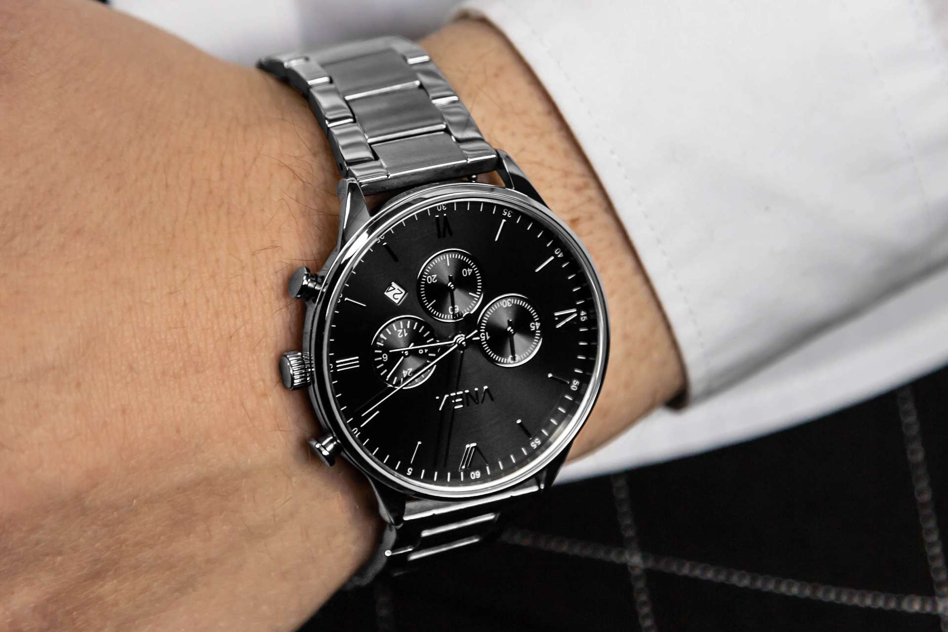 Auffällig, harmonisch und sportlich. Die Munis Chrono Herrenuhr.