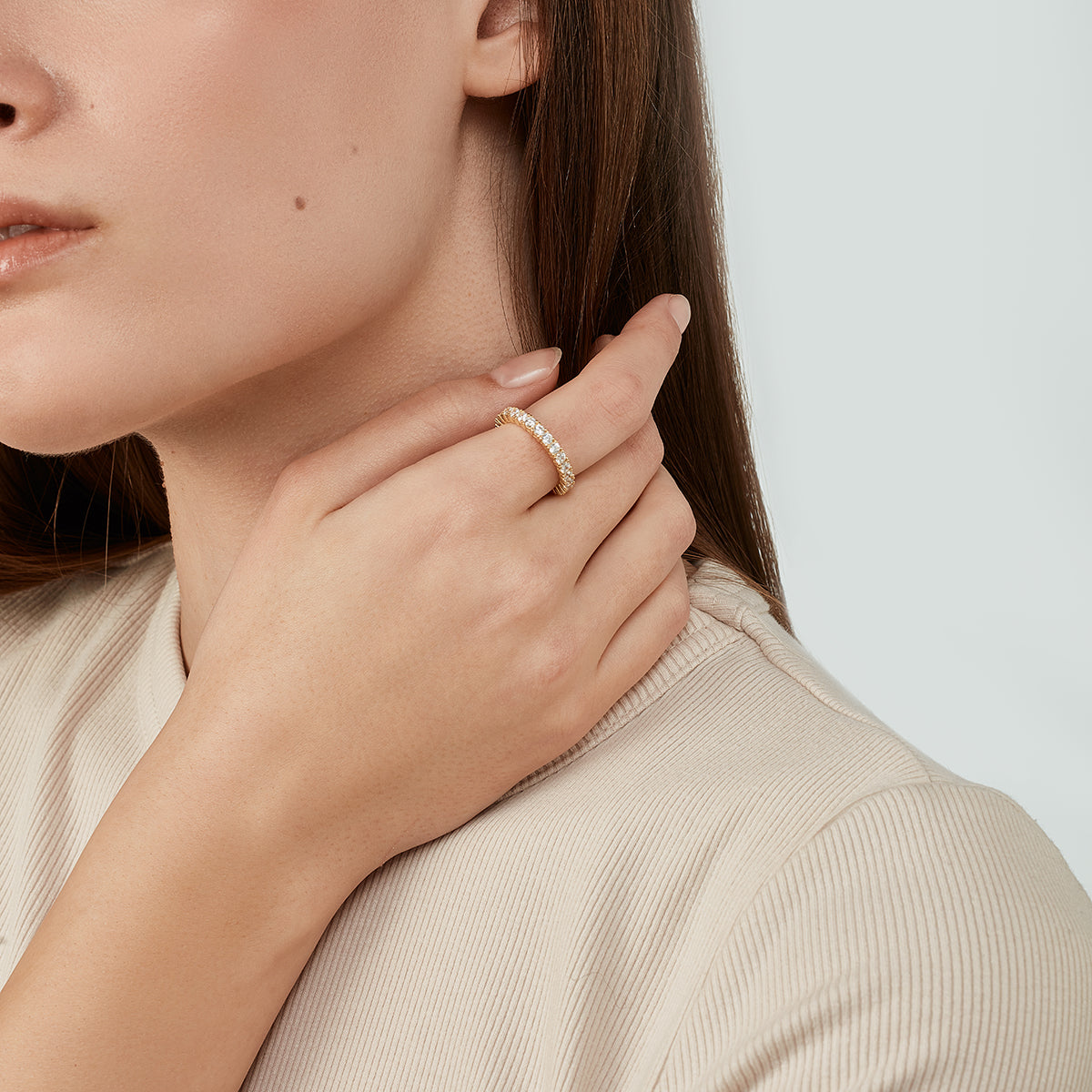 Gaya Ring mit Zirkonia Steinen Bild