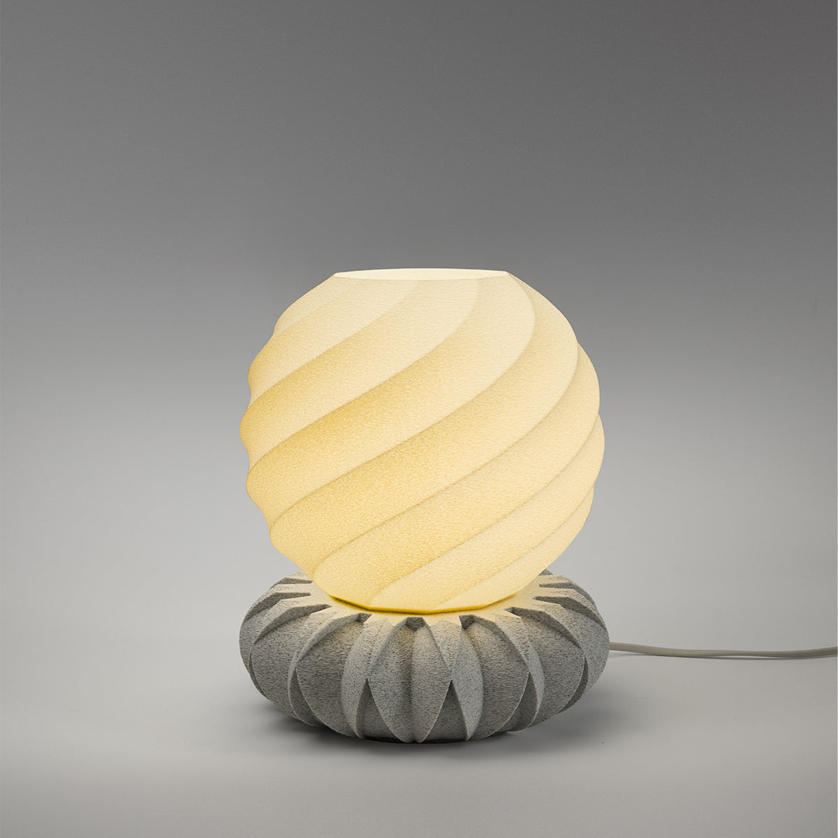Tischlampe Orb Twist mit Base Flora Beige Nacht