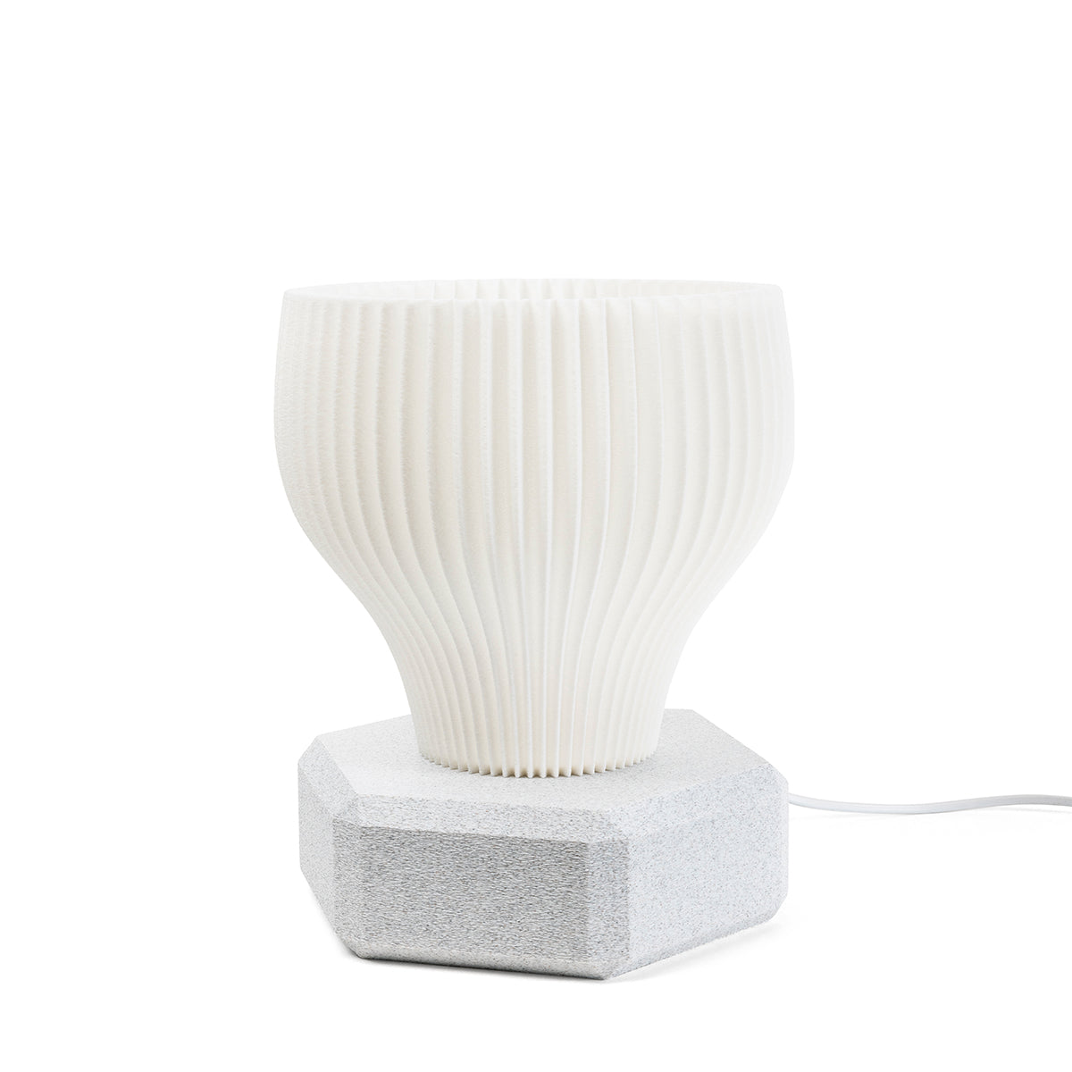 Tischlampe Bloom Stria mit Base Hexa Weiss Tag